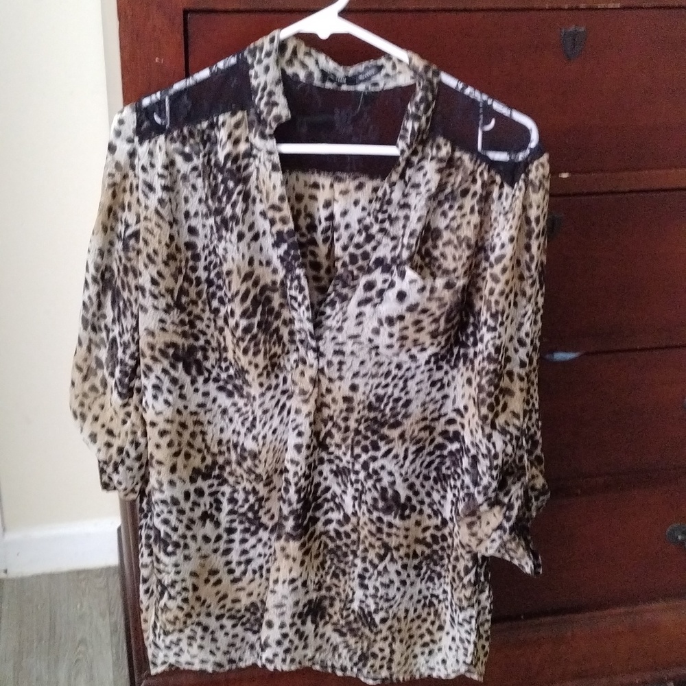 Ali & Kris animal print blouse size M